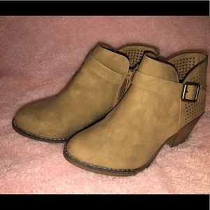 Ankle heel boots